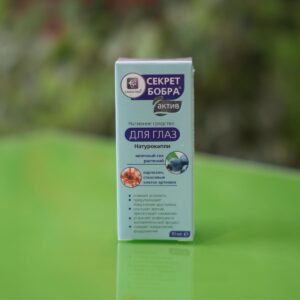 prikaz kutije kapi za oči, Dabrova tajna na zelenoj površini